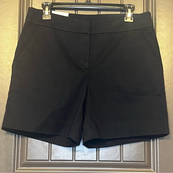 LOFT Pants - NWT LOFT ‘The Riviera Short’ Women’s Black Shorts, Size 4 with a 6” Inseam
